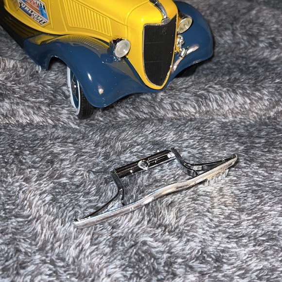 SOLIDO FORD V8 PICKUP SUNLIGHT SOAP REF 8020, YELLOW SILVER VINTAGE IN BOX - Picture 10 of 17